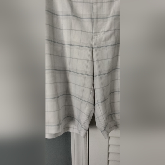 Men's Shorts 40 Cypress Club VGC - Picture 3 of 10